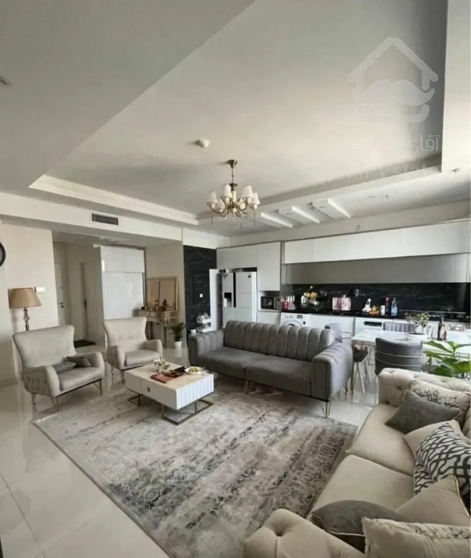 ۸۳متر / بسیار خوش نورو نقشه / مالک فروشنده