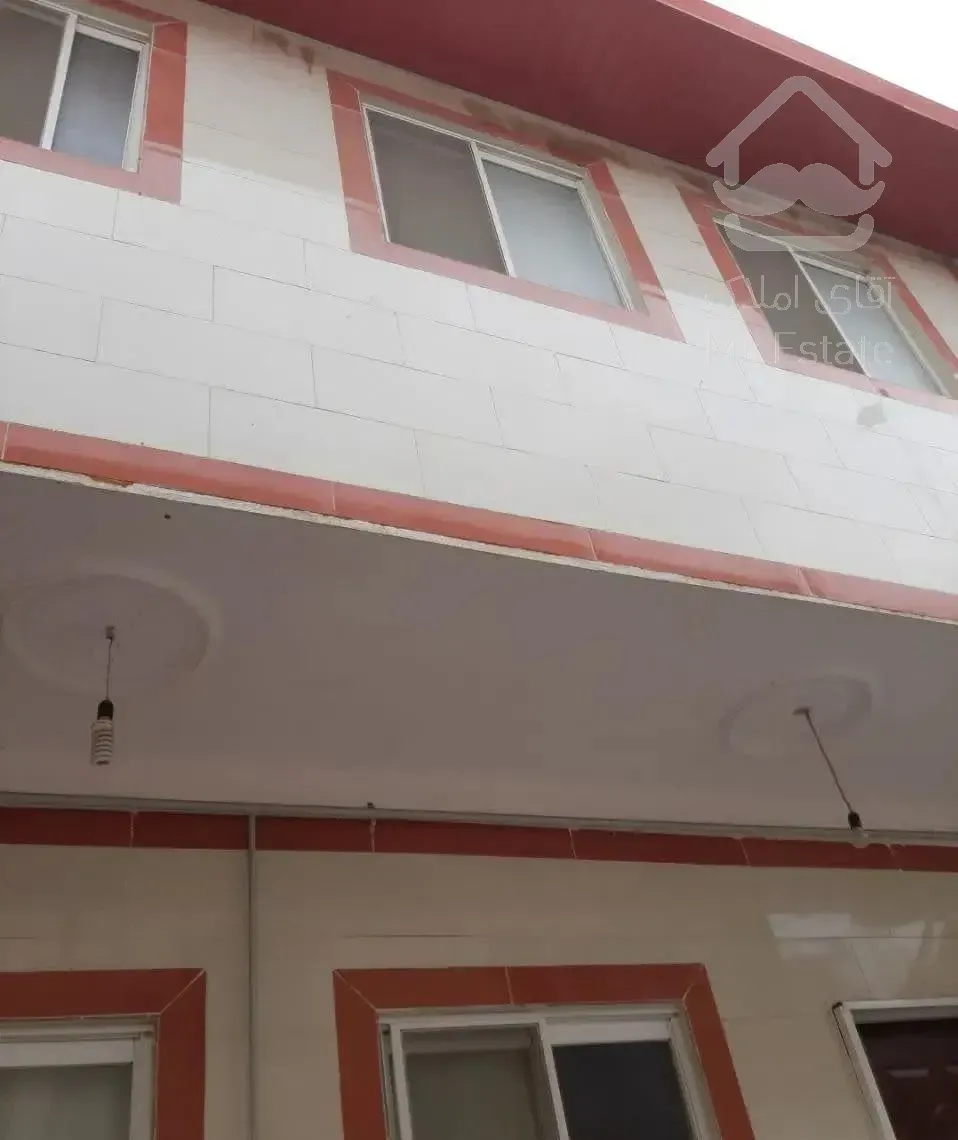 خانه دوطبقه در پایین دزا