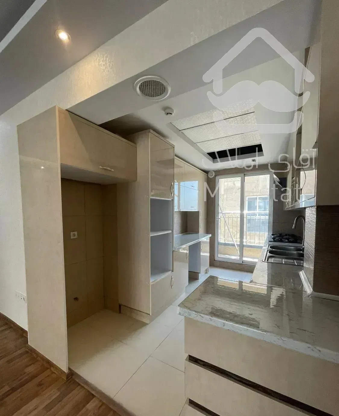 نیاوران جماران ۱۰۰ متر تک واحدی با بالکن