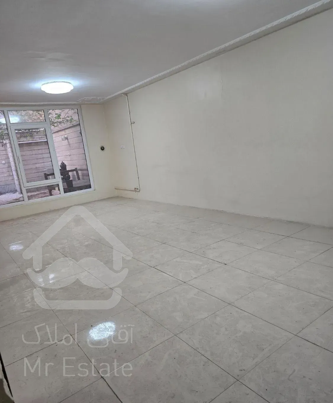 ۵۴ متر با ۵۰ متر حیاط اختصاصی