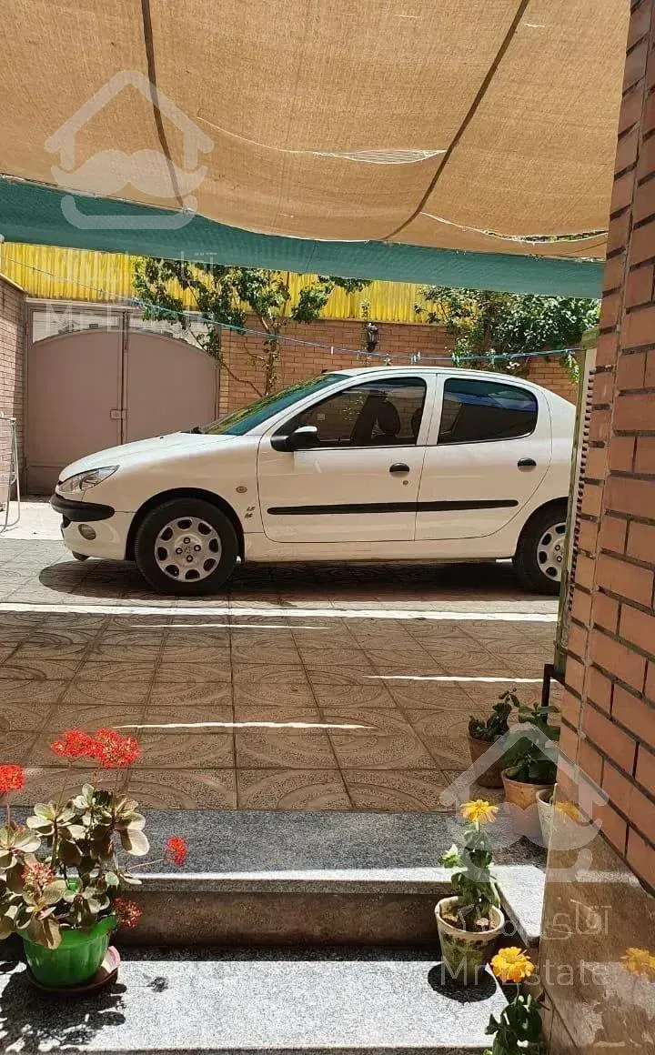 حیاط اختصاصی/جنوبی/تک واحدی