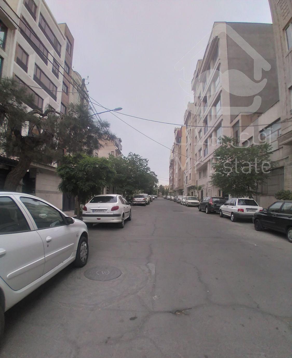 ۸۳ متر / دو خوابه / فول امکانات / سالن پرده خور