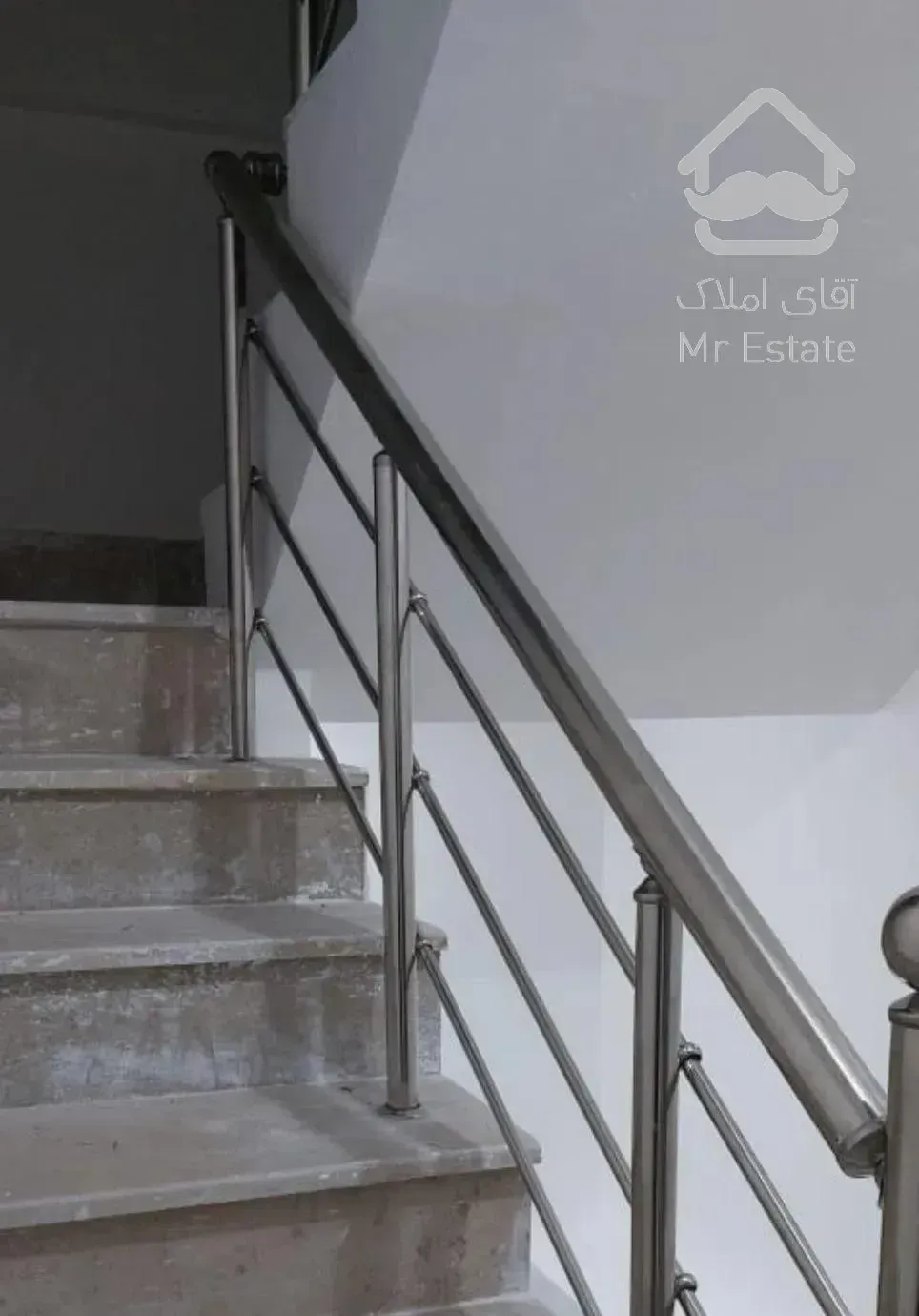 واحد ۱۰۰متری نوساز