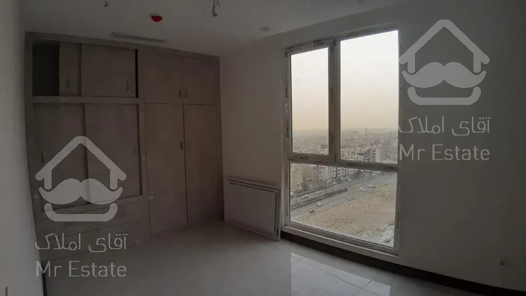 سکونت در عمارت ابر قدرت ها/۱۴۵ متر رونیکا پالاس پونک