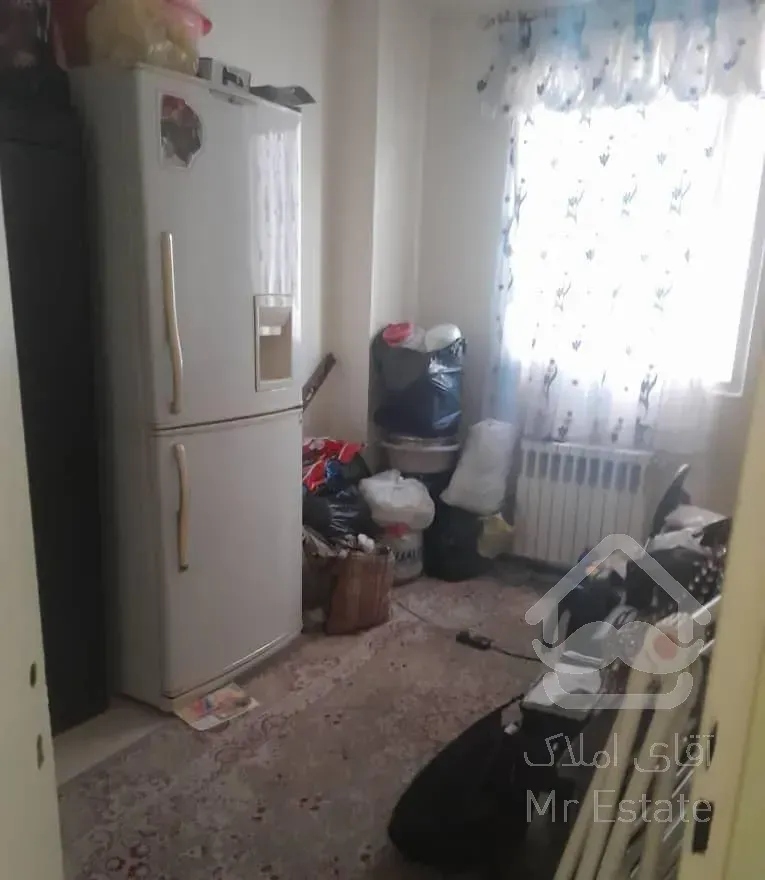 ۷۷ متری دلباز و بزرگ / بر هفده شهریور/ با پارکینگ