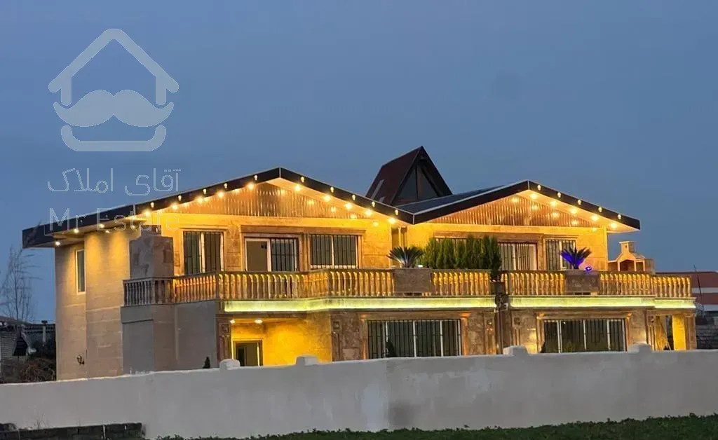 ویلا دوبلکس استخر دار نوساز ۲۲۰ متر بنا مفید