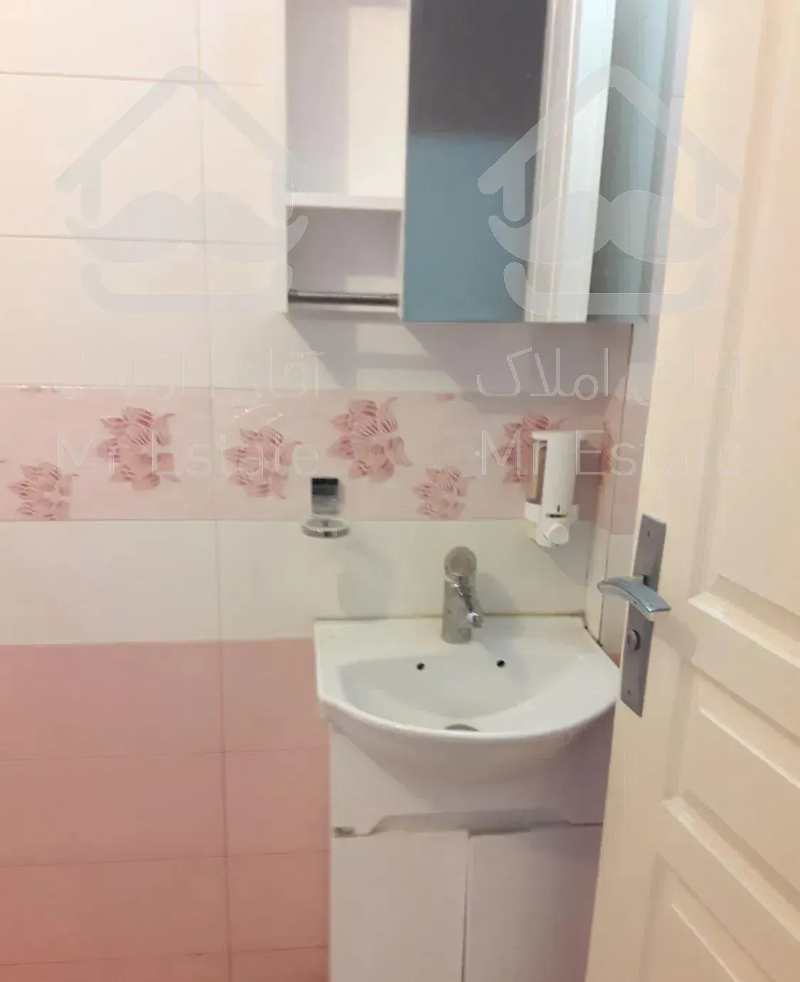 80 متر دوخواب ایرانشهر فول امکانات