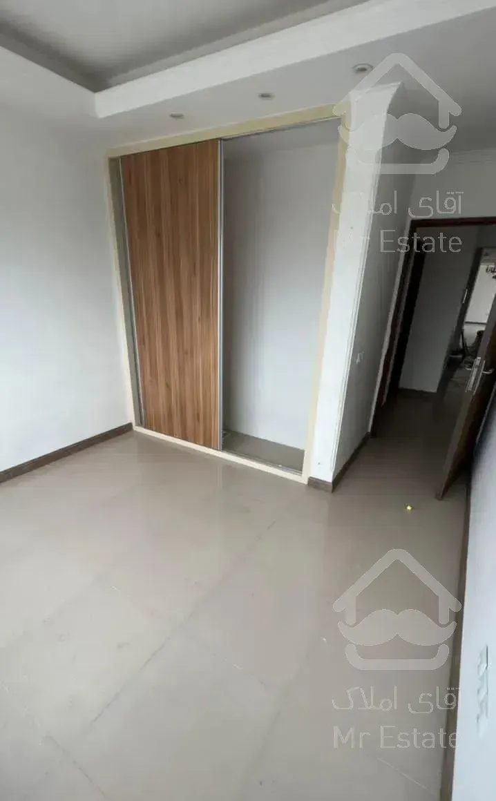 آپارتمان 200متر میدان خزر سروستان