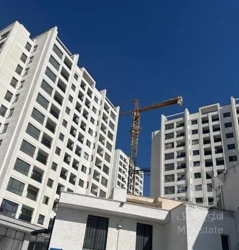 آپارتمان ۱۵۰ متری / سه خوابه / نارنجستان۳