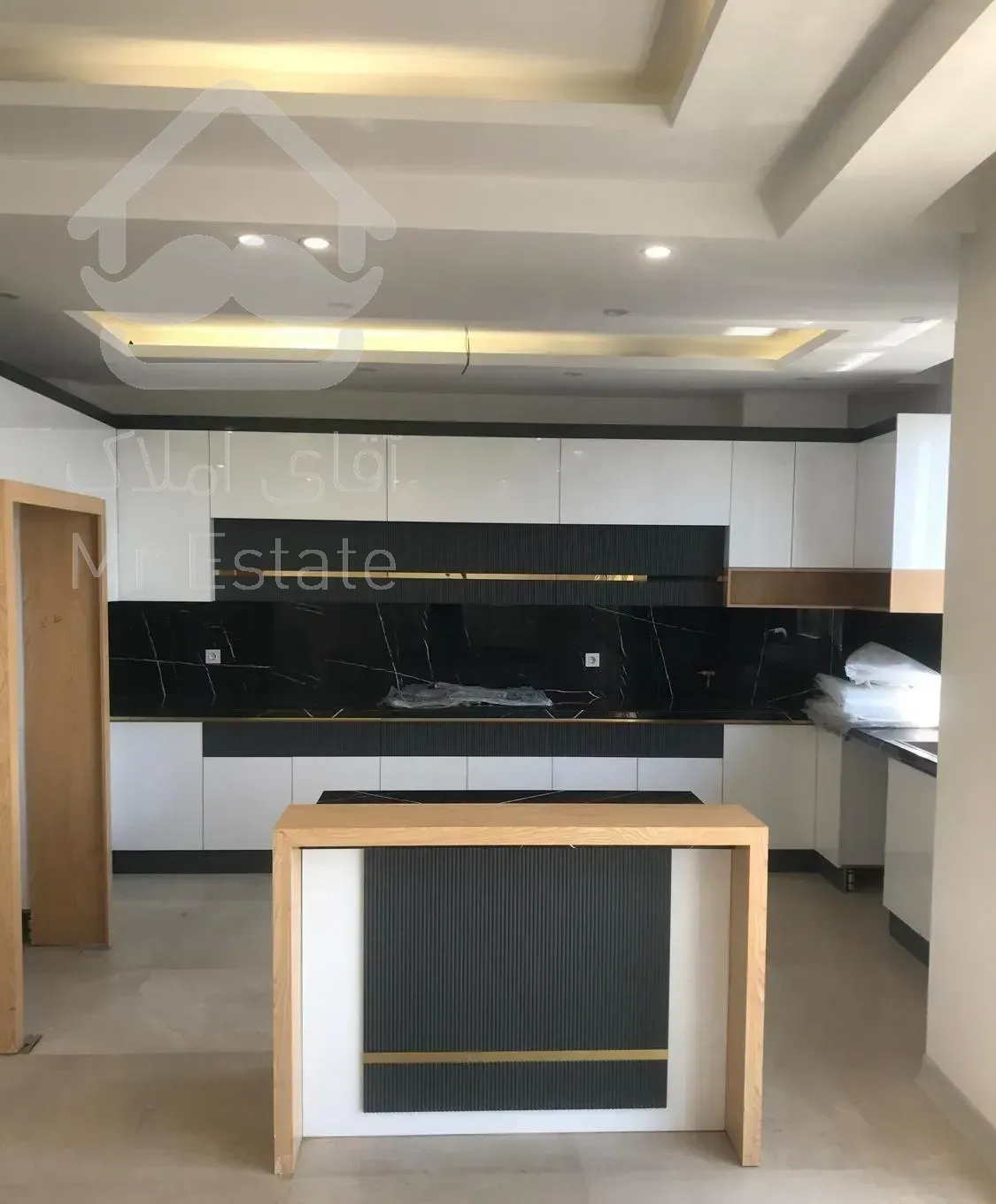 ۲۰۰ متر   بدون مشرف