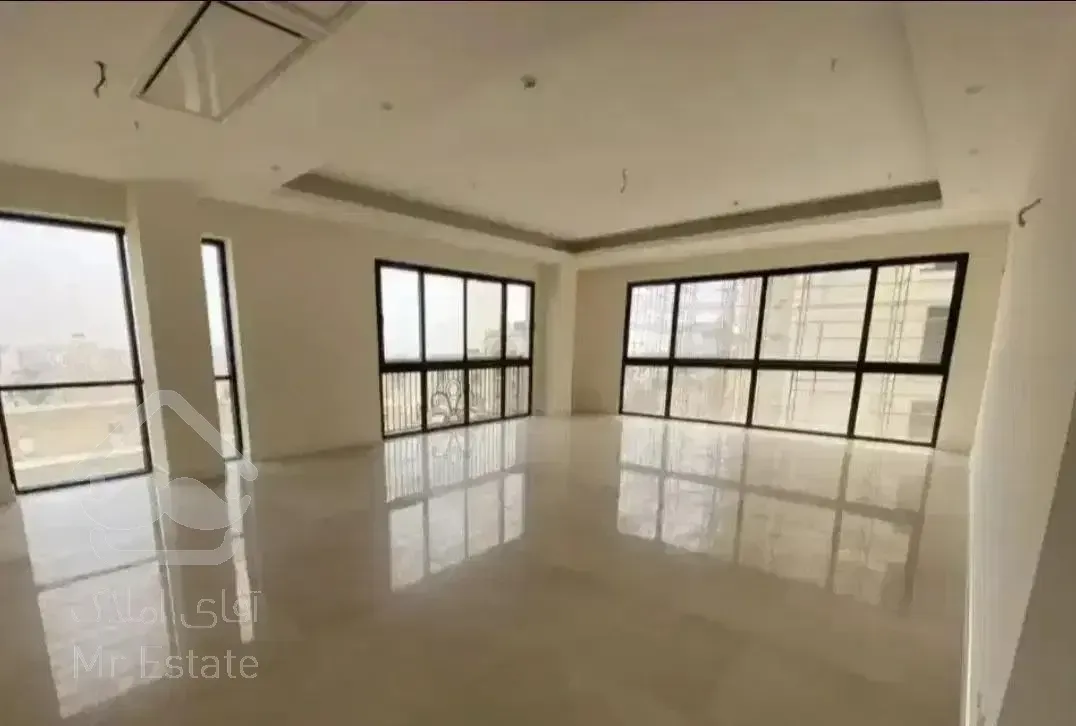 ۱۵۰ متر / ۳ خواب + مستر/ ۲ پارکینگ / زیر قیمت