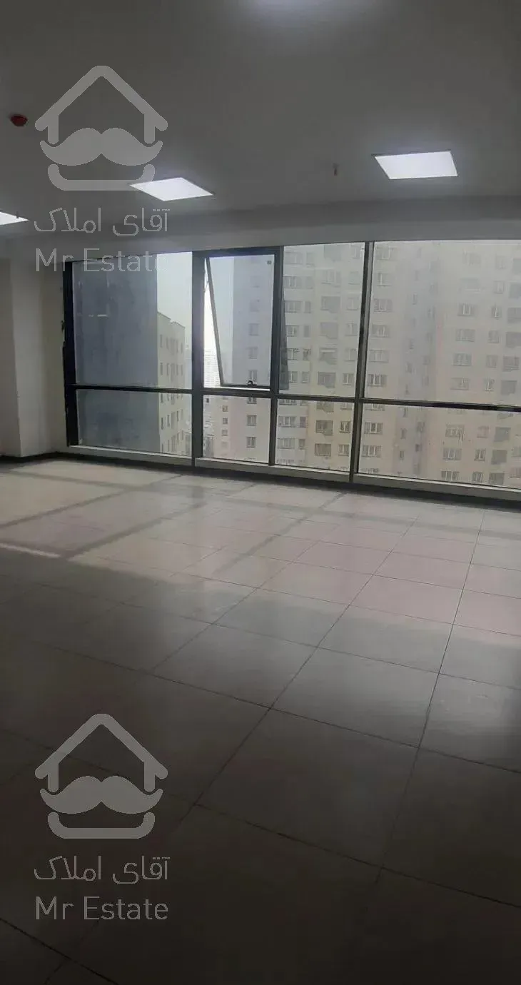 آکاداسنتر۷۶متر *سنداداری مجاورت دریاچه چیتگر*