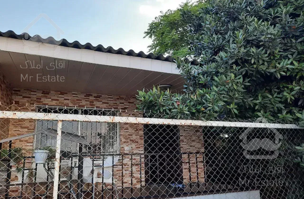 ویلای چسبیده به دریا  * قو *