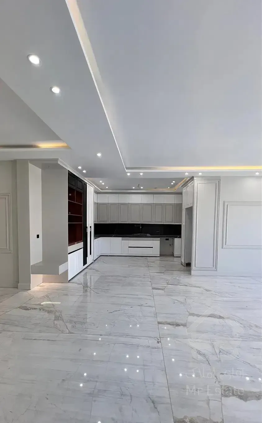 ۱۹۵متری/آشپزخونه تراس/۳خواب نور/زیرفی/رضاشهر