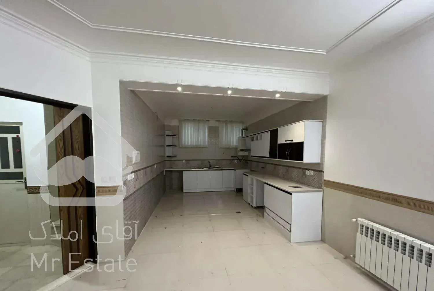 آپارتمان شیک و نوساز (نیم طبقه)