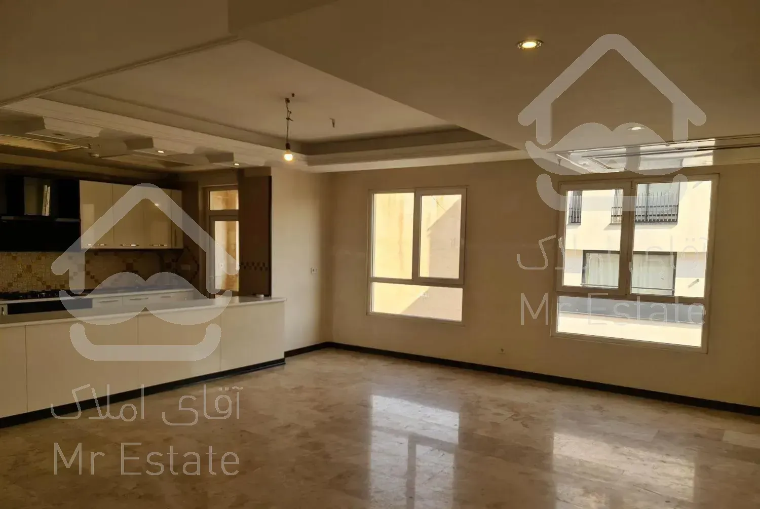 اختیاریه / ۱۲۰ متر/ غرق در نور