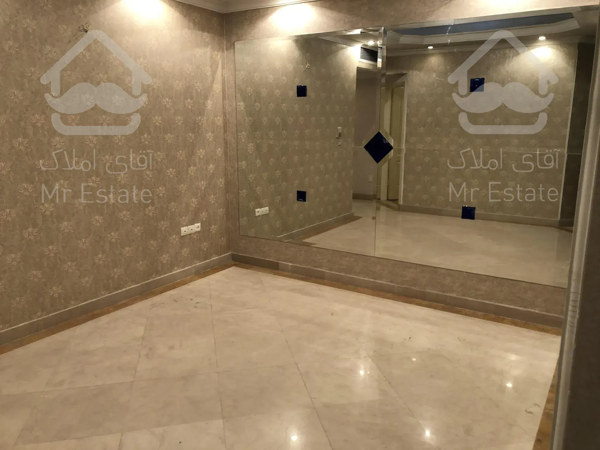 رهن و اجاره آپارتمان ۲۲۰ متری ۳ خوابه کامرانیه