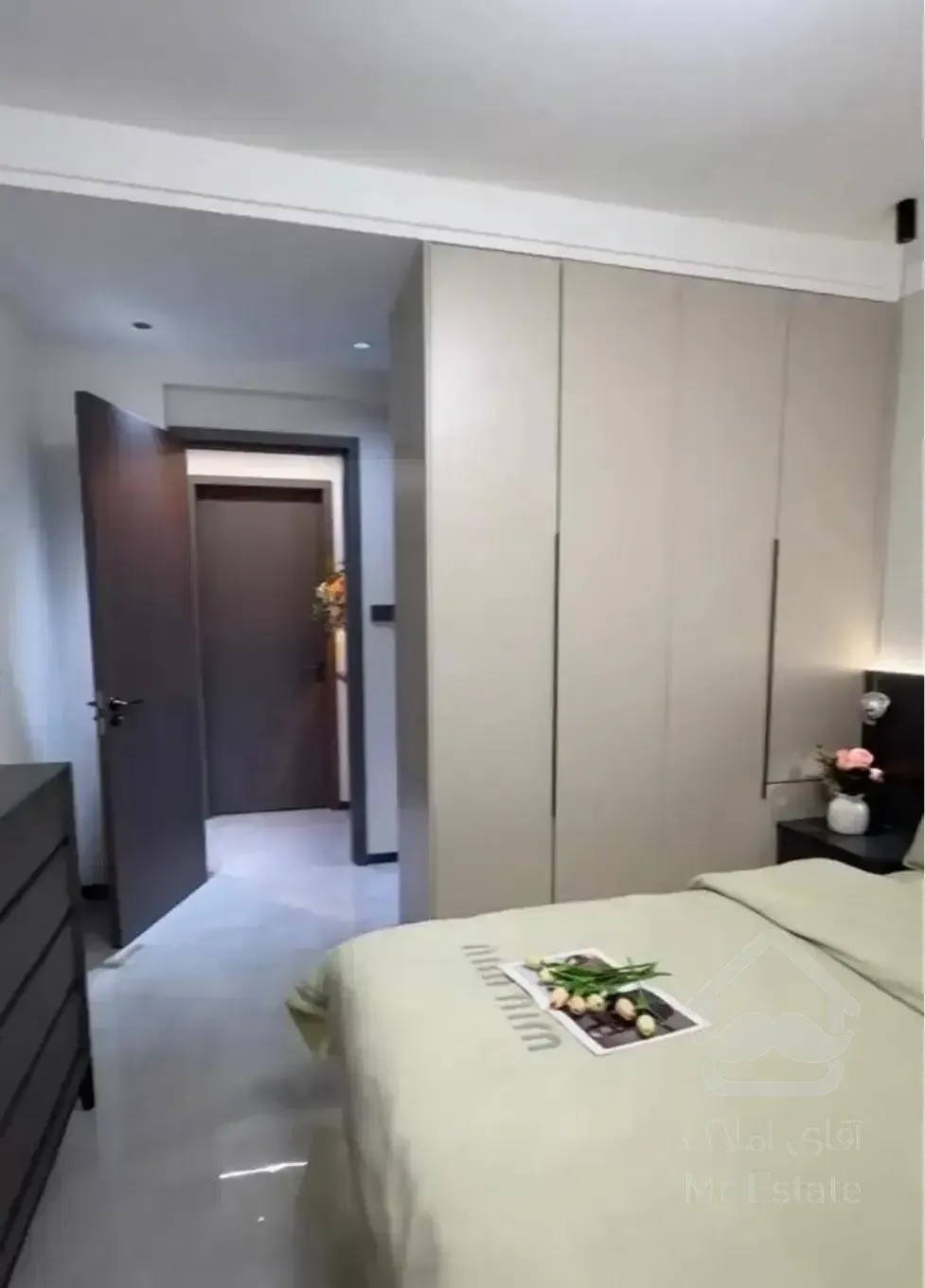 ۹۵ متر / روبه افتاب / نگین شهران / فول امکانات