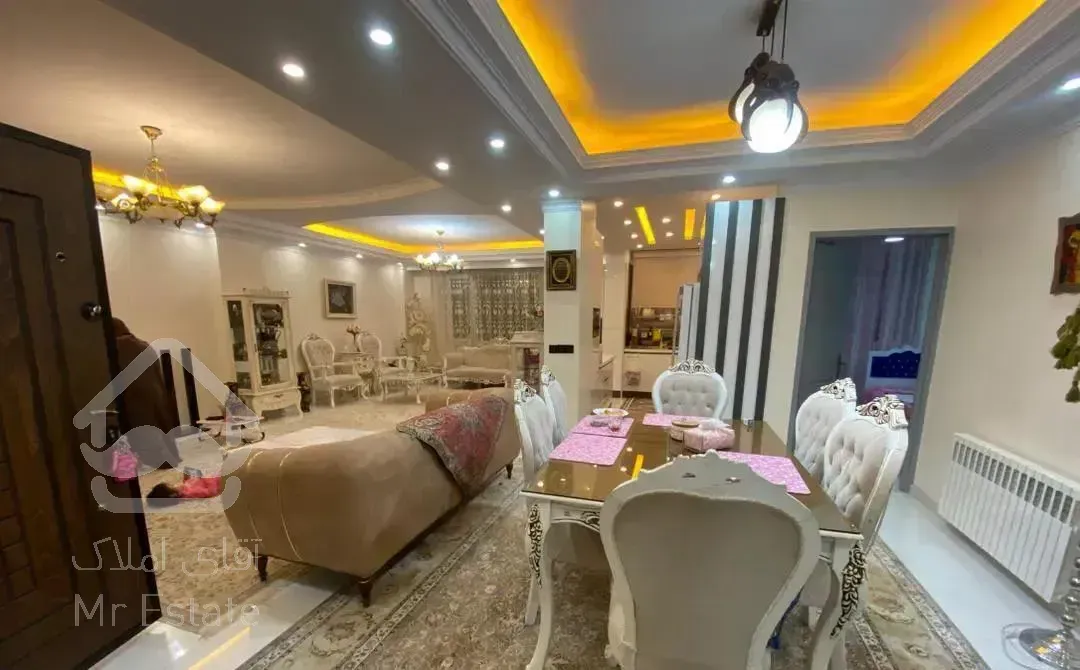 ۹۸متر/سالن پرده خور/خوش نقشه/چهار باغ غربی