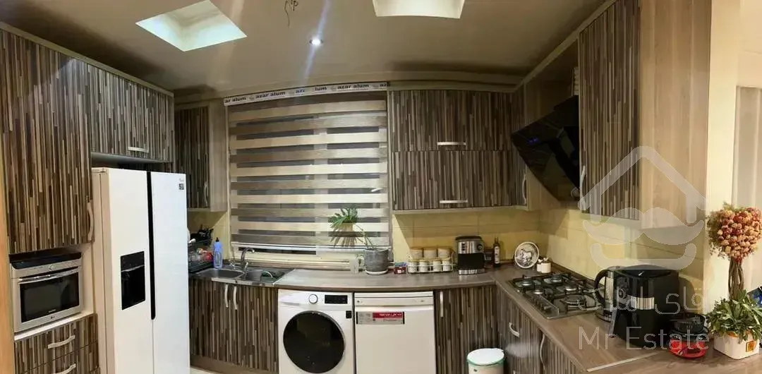 ۱۳۰ متر سه خواب/۲ پارکینگ/شاهین شمالی