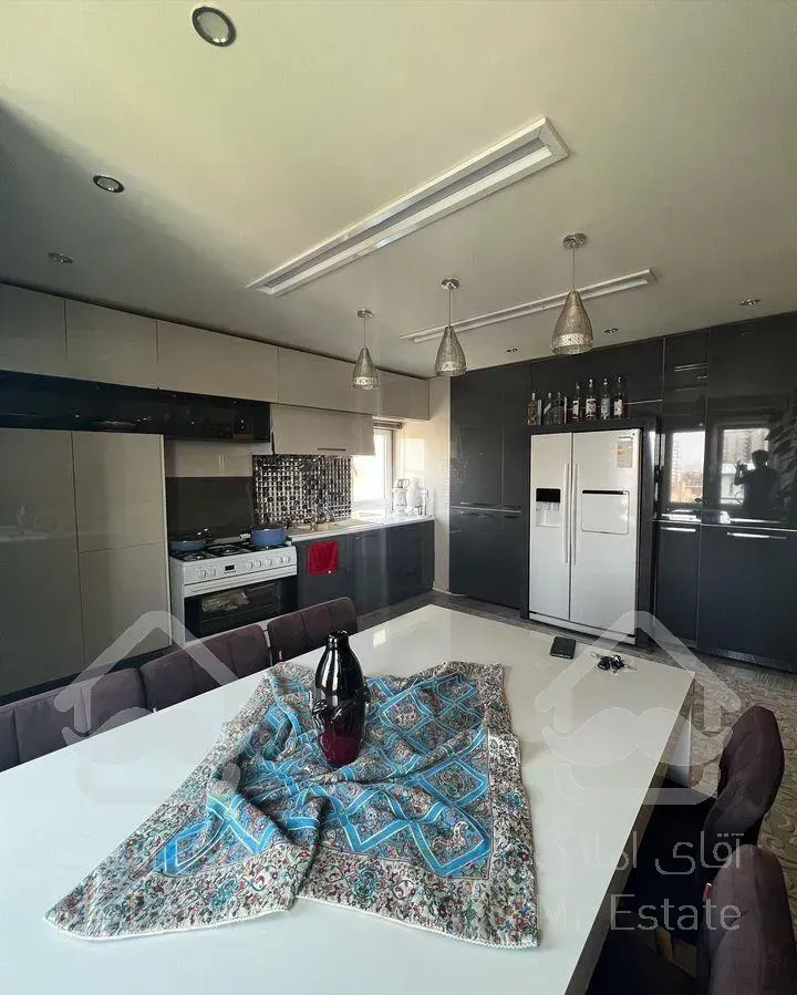 واحد ۱۲۸متری/نوساز/چیتگر