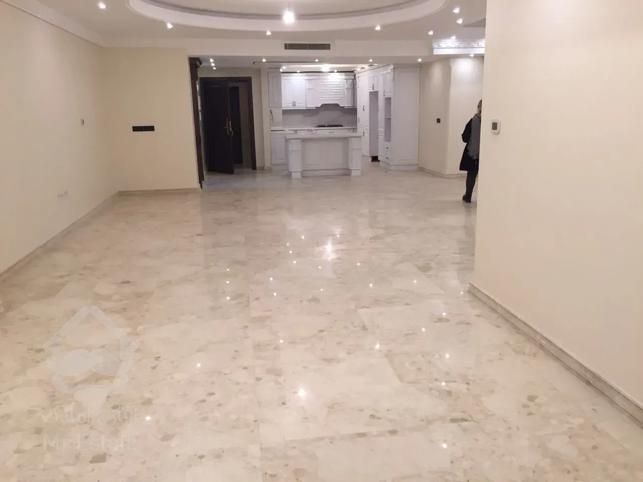 فروش 215 متر ساقدوش