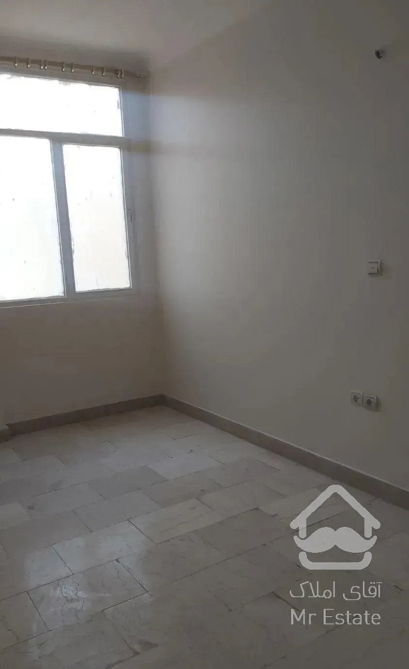 تنکابن80مترکوی نسترن با پارکینگ انباری دو خوابه