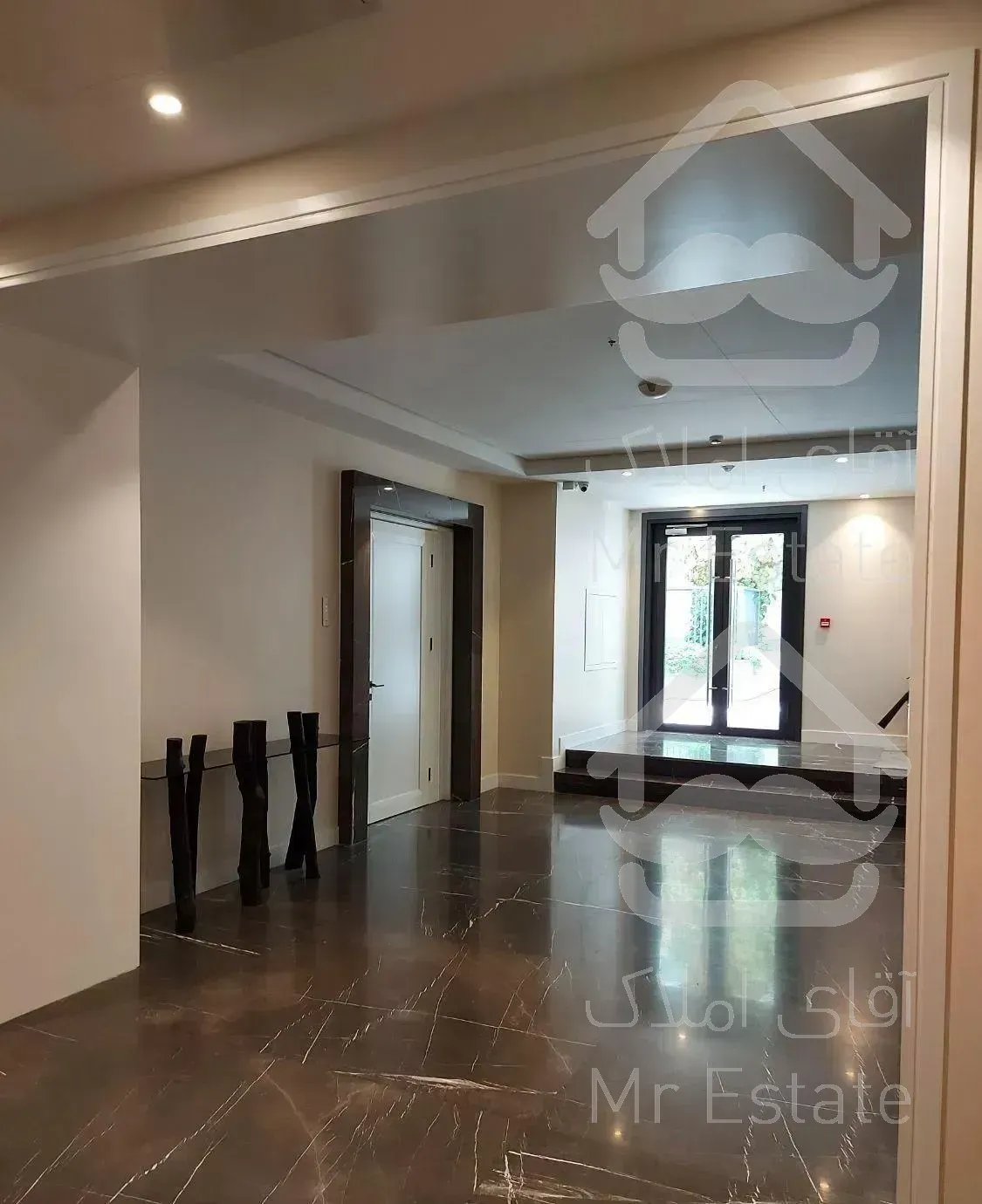 ۲۲۰متر با (۳۰متر تراس) نوساز مدرن کامرانیه شمالی