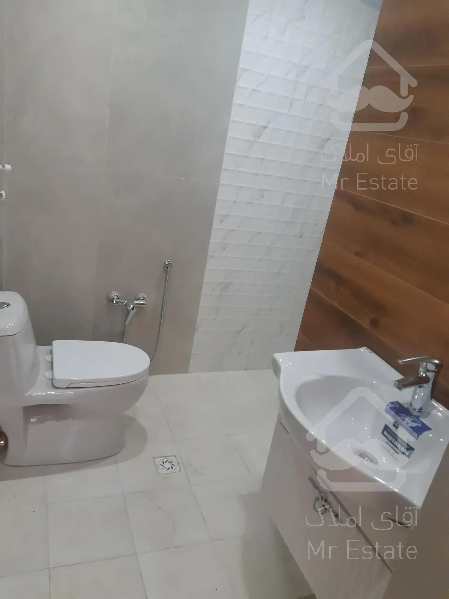 خرید آپارتمان ۱۴۳ متر ۳ خواب مهرشهر فاز۴ خ ۴۱۱ غربی