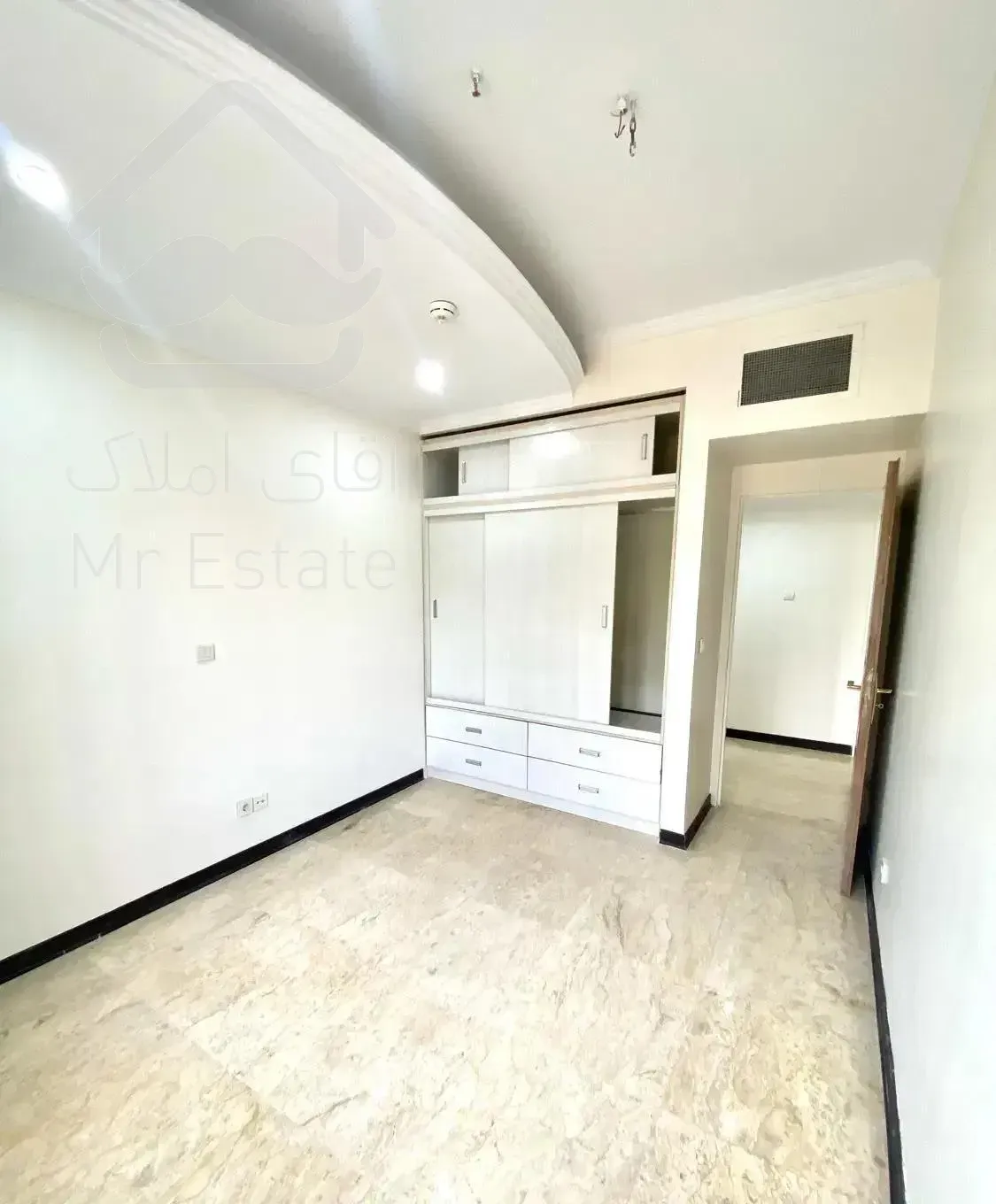 ۸۶متر/سالن پرده خور/تراورتن/سرمایه گذاری/سندتک برگ