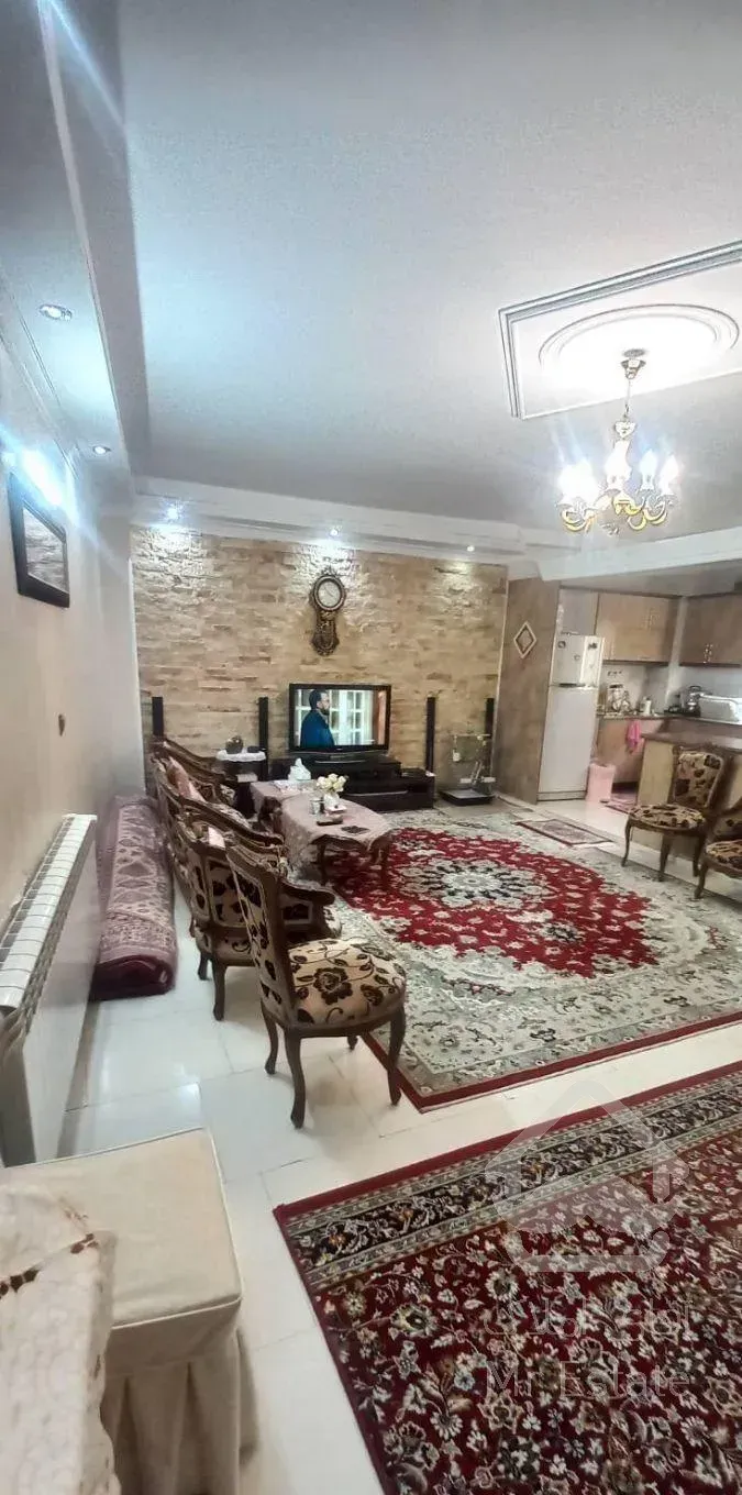 ۵۸ متر تکخواب /غرق نور /آسانسور /چهارصد دستگاه