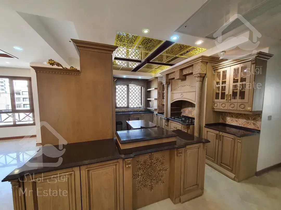 فروش واحد های لاکچری آجودانیه ۲۴۵ متر ۴ پارکینگ ، ۳ خواب مستر