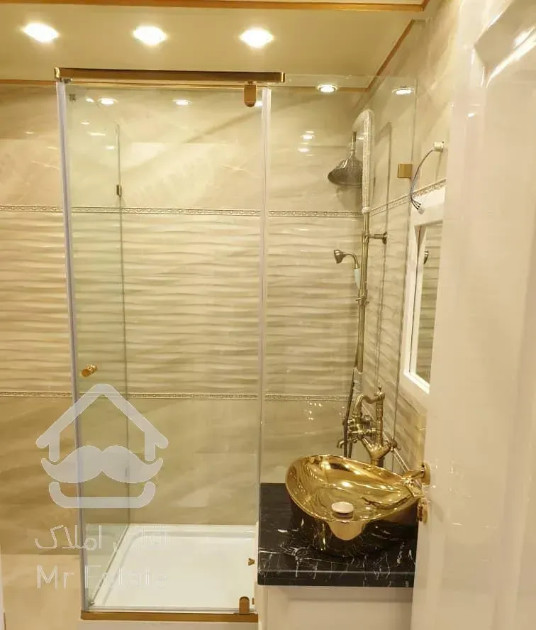 آپارتمان تک واحدی ٢٨١ متری پاسداران