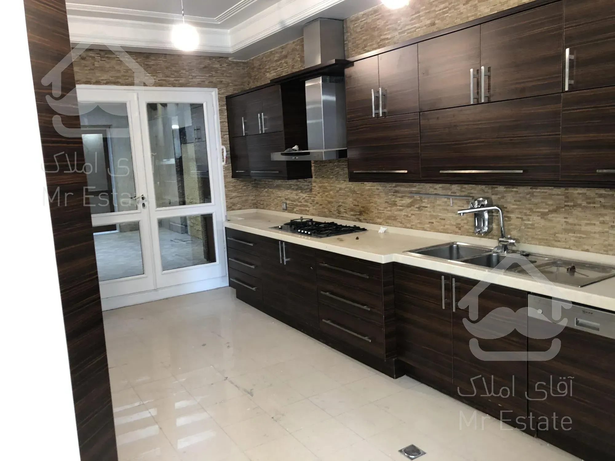 رهن و اجاره آپارتمان ۳۸۵ متری ۵ خوابه فرمانیه