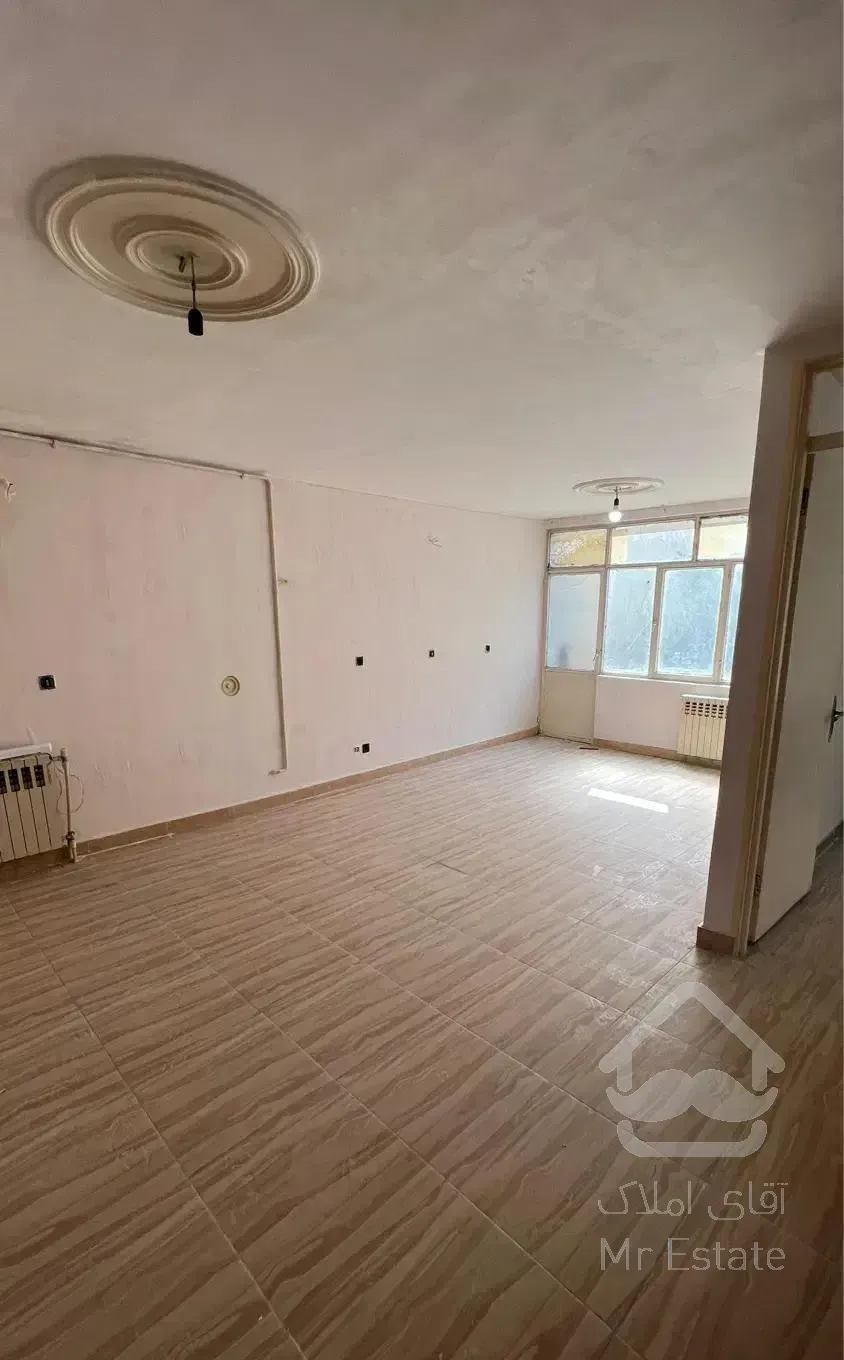 ۶۰ متر یک خوابه طبقه همکف، تر تمیز ،زیبادشت بالا