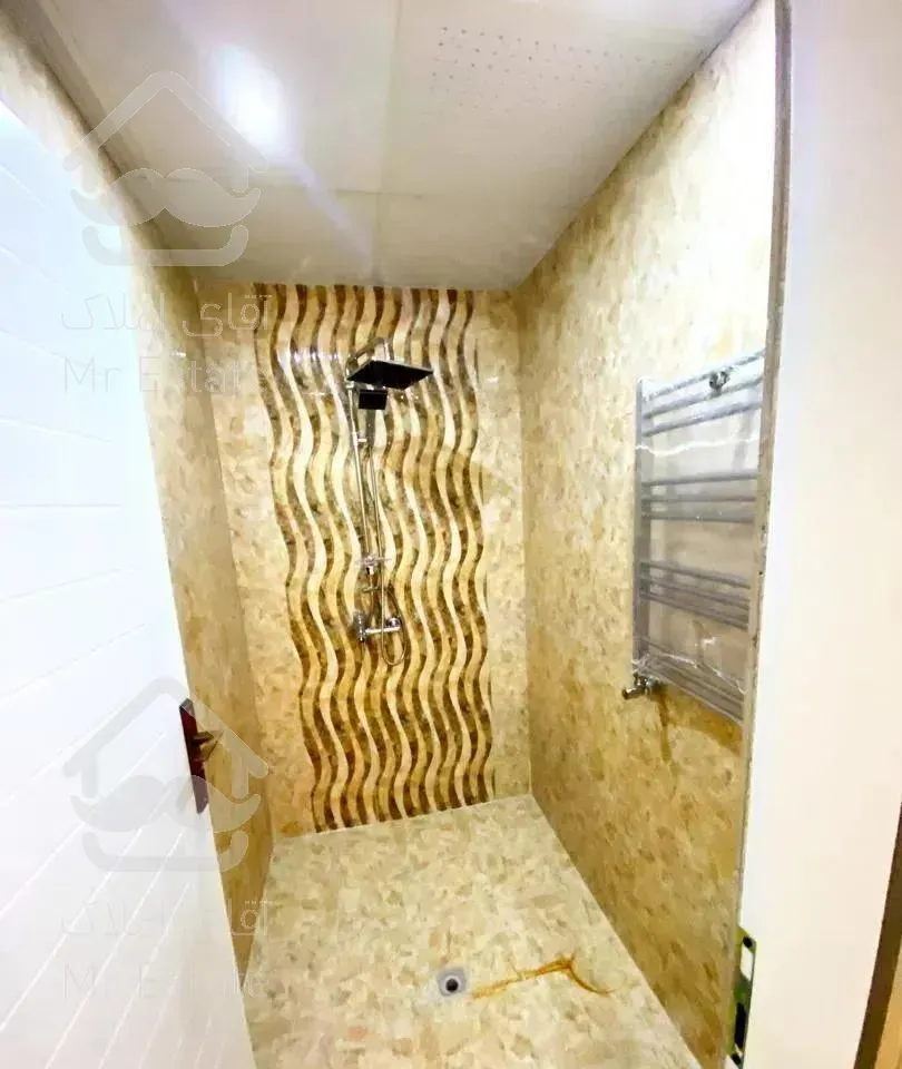 ۱۳۰ متر  لوکیشن کامرانیه