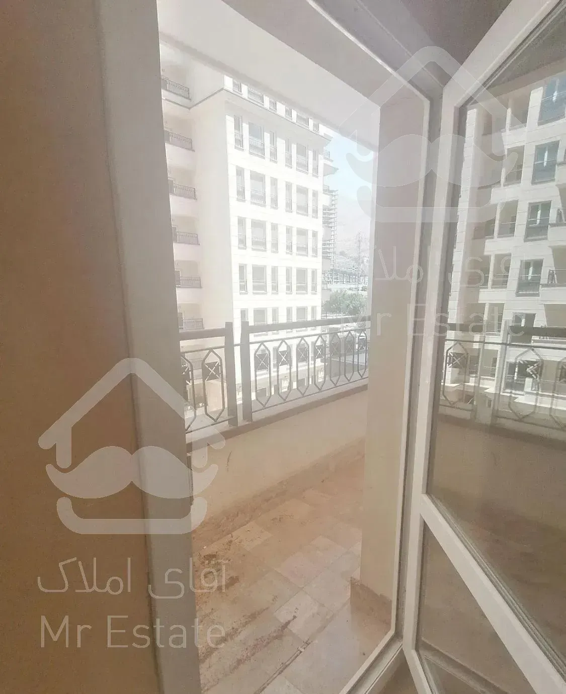 135 متر / برج شخصی ساز/ دریاچه چیتگر