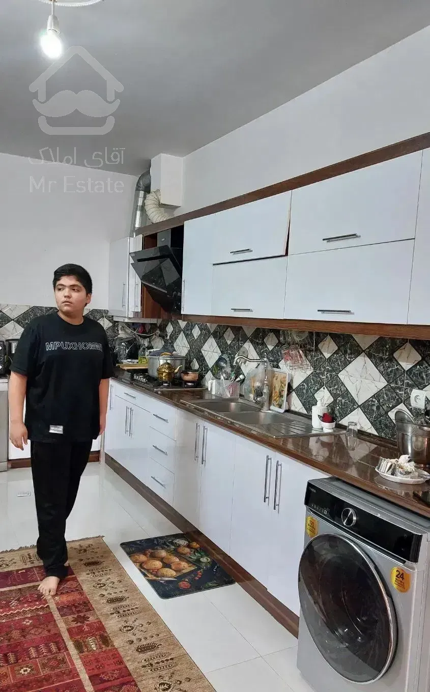 110 متر دو خواب تمیز طبقه اول رو همکف