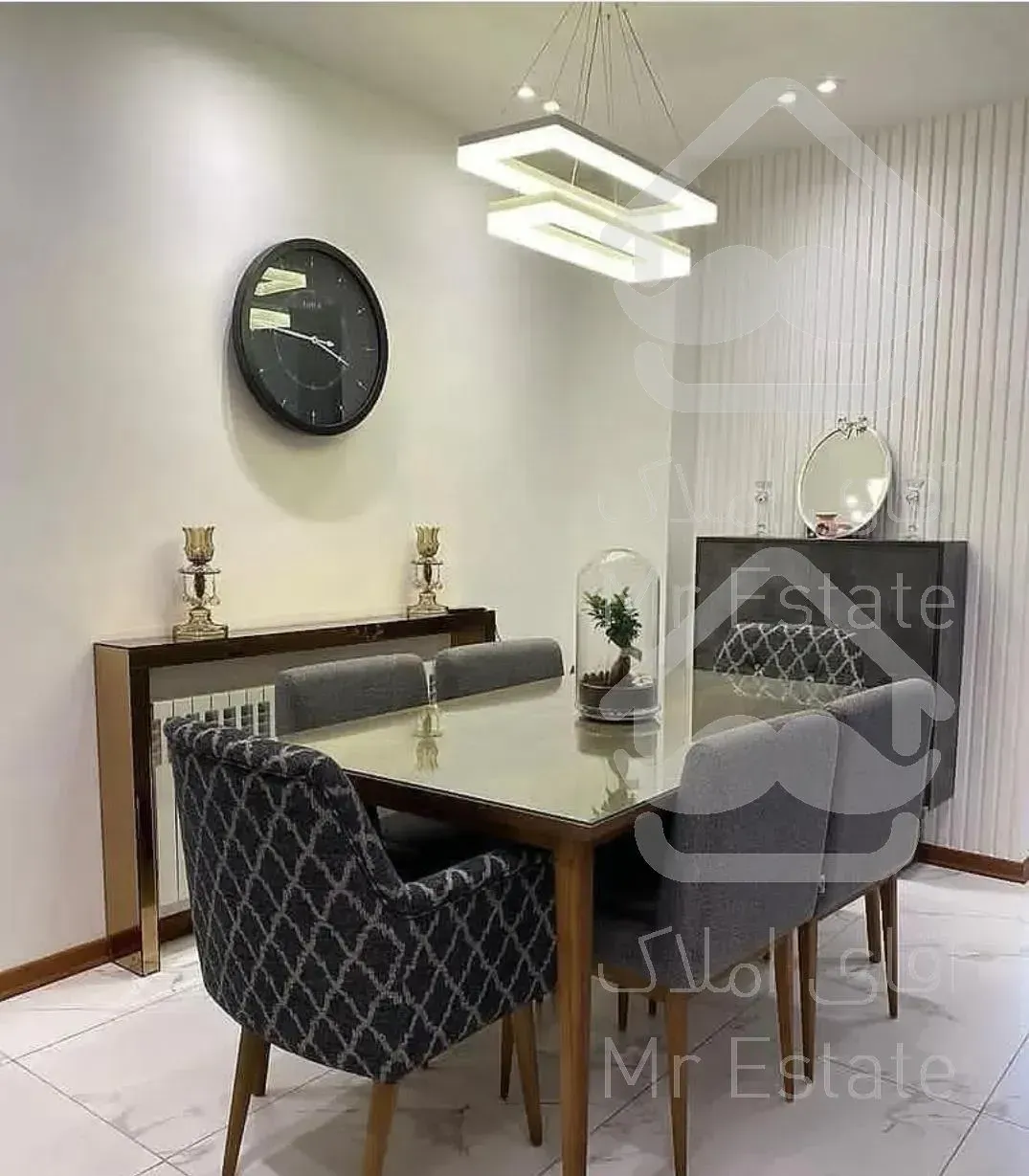 ۱۰۰متر کلیدنخورده/ ۳پارکینگ* تاپ گاندی*