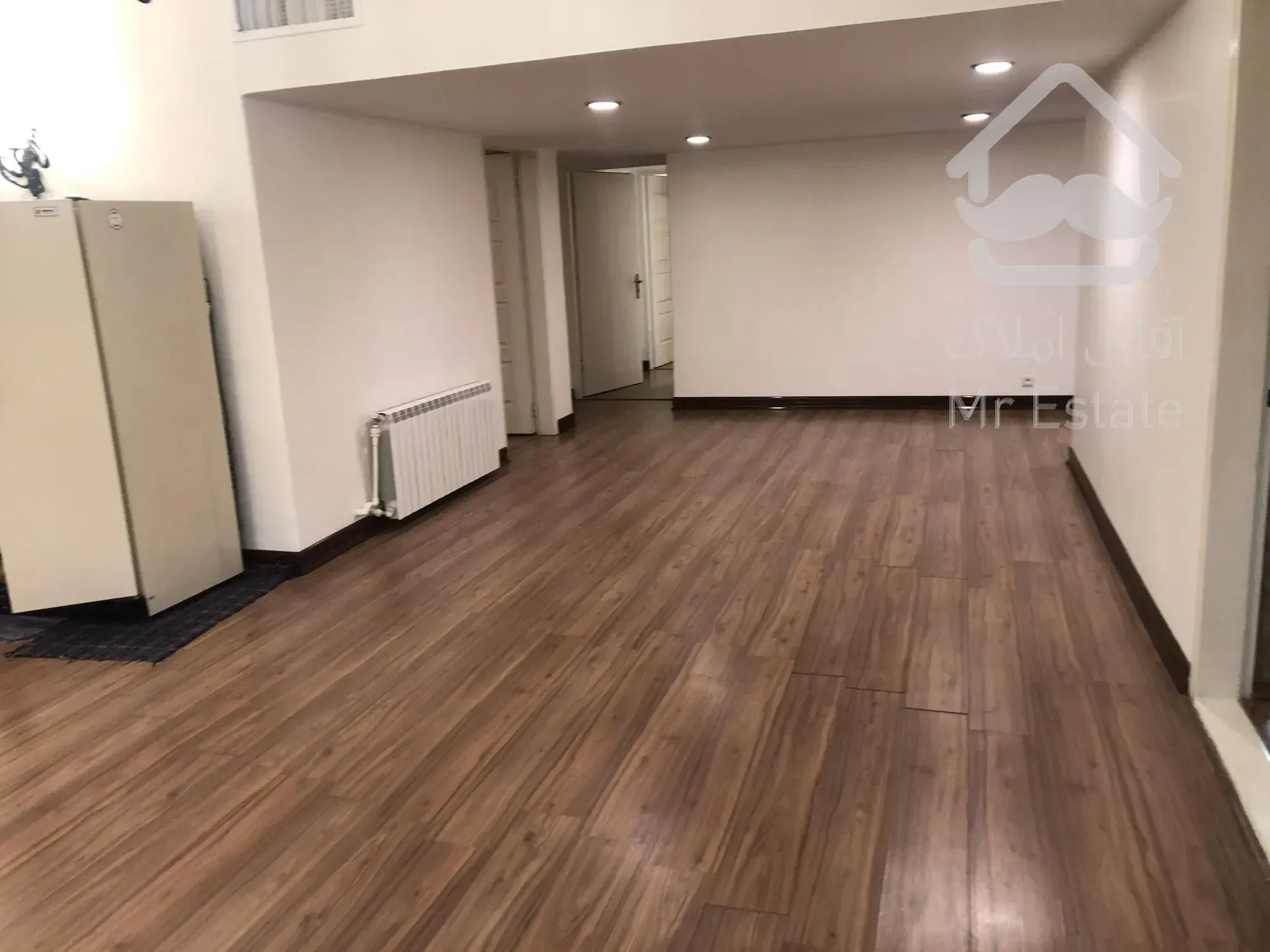 رهن و اجاره ویلا ۲۲۰ متر بنا ۴۰۰ متر حیاط اختصاصی