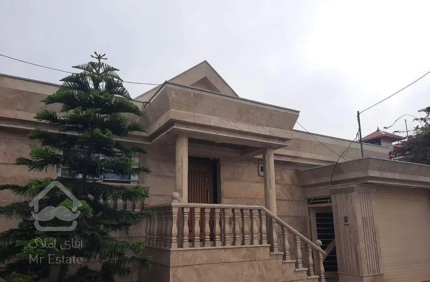 فروش ویلای 310متری استخردار حیاط مشجر و آلاچیق