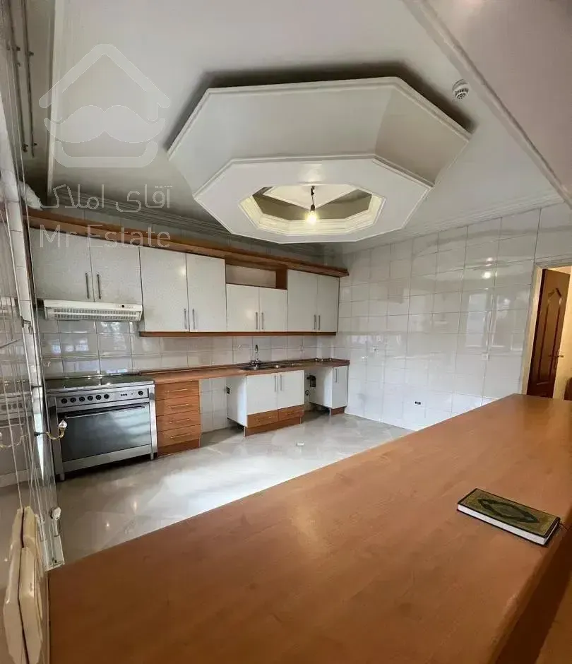 ۱۴۵متر ۳خواب. اندرزگو. استخر فعال