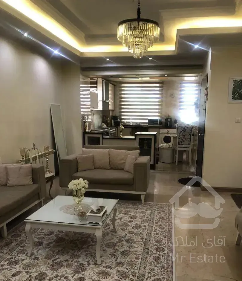 ۸۵ متر ۲ خواب / بازسازی شده / چهارباغ