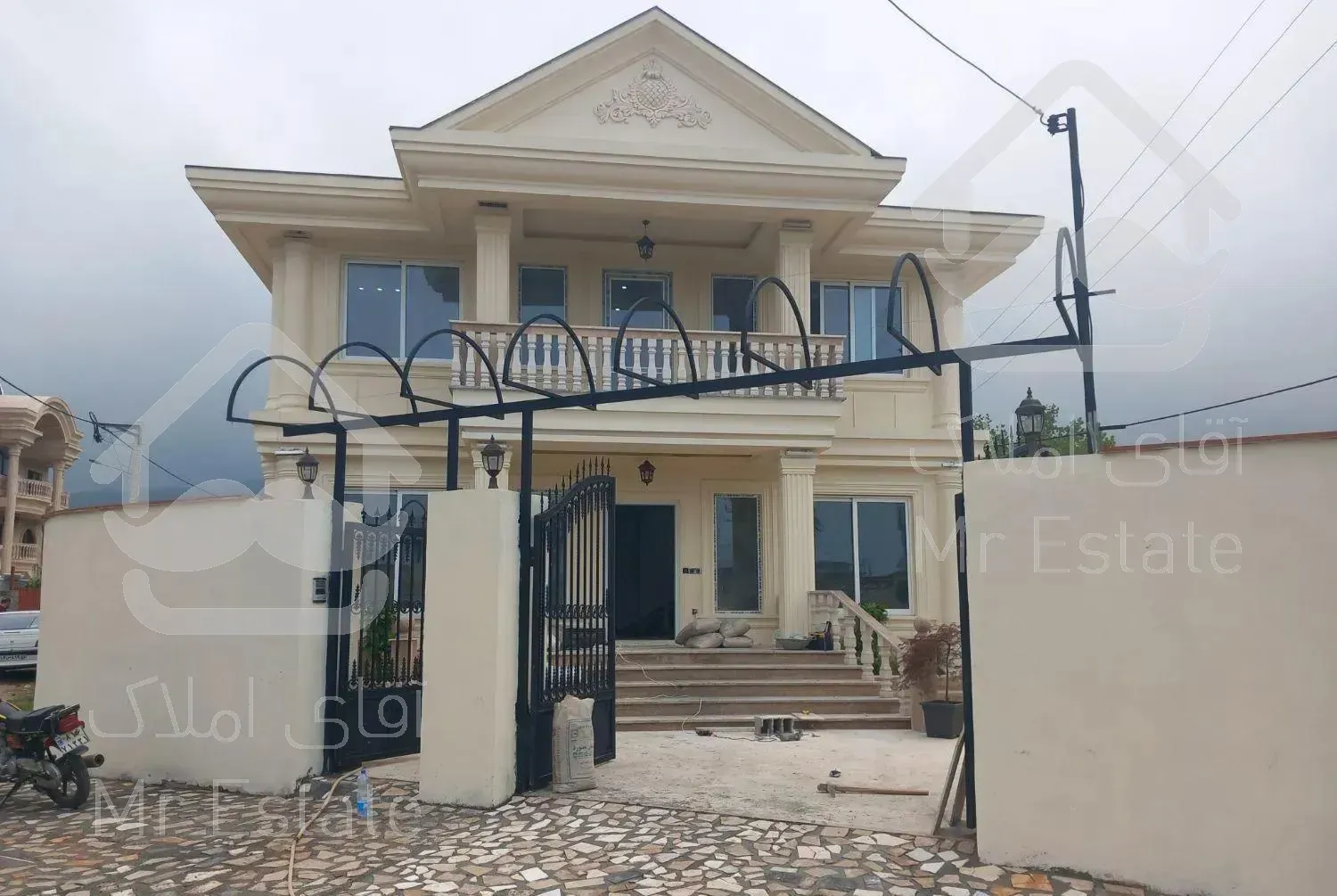 ویلای زیبا با ویو بی نظیر