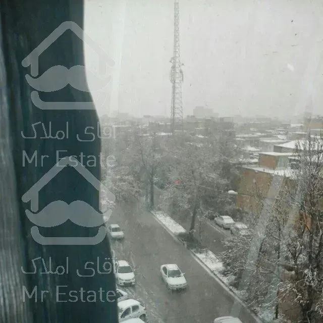 همدان. ارامگاه بوعلی مقابل شرکت فرش