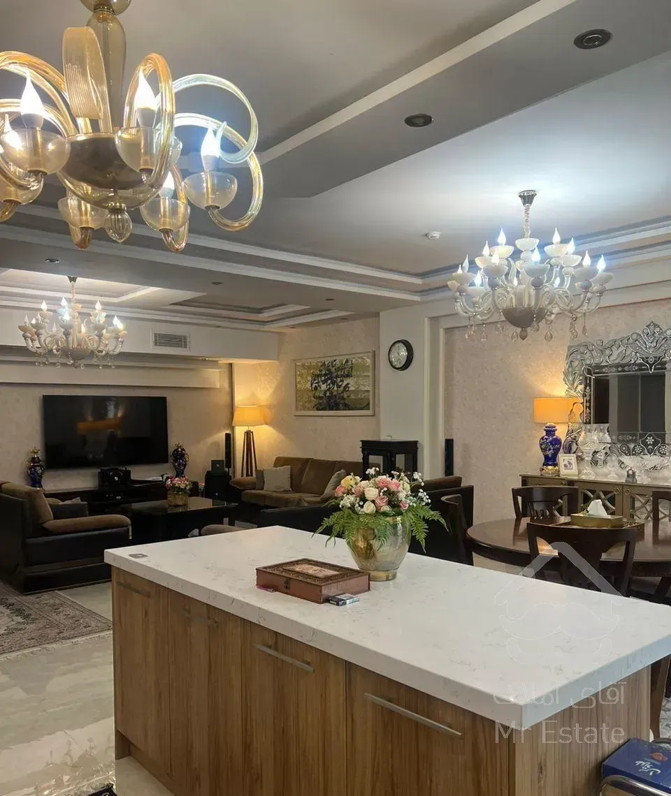 ۱۴۰ متر آپارتمان ۳ خواب/ ۷ ساله واقعی/ شهرک غرب