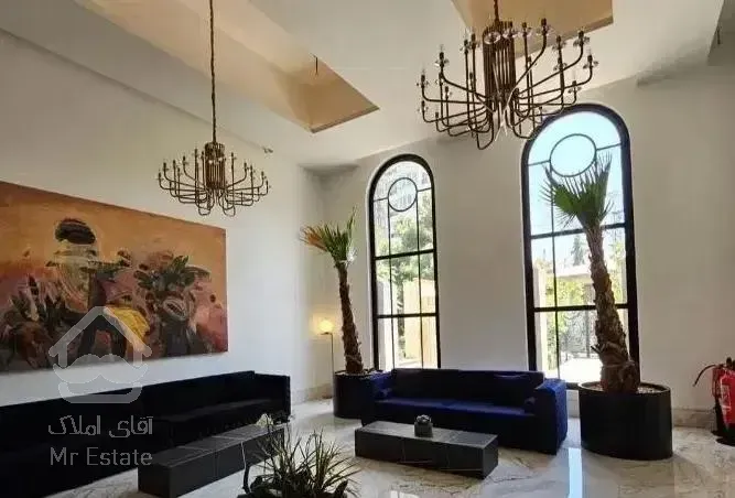 نیاوران ۲۰۵متر ۳ خوابه /پلان تفکیکی/چشم انداز ابدی