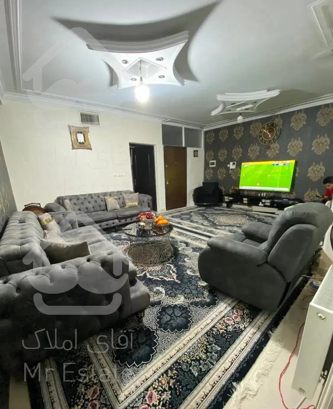 اپارتمان۱۰۰متری ۳طبقه ۳واحد