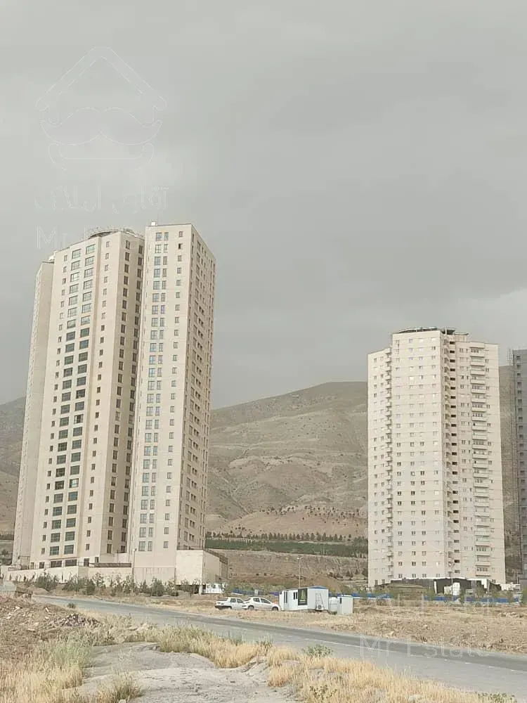 برج مجلل ویژن دریاچه چیتگر