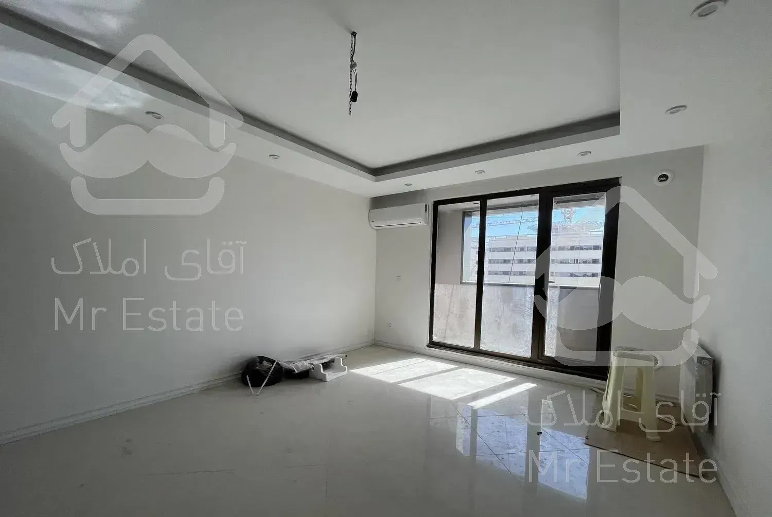 اپارتمان ١٠٦ متری/کلیدنخورده/طبقات آخر/چیتگر